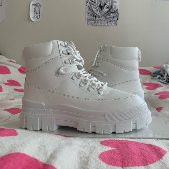 WHITE PLATFORM CHUNKY COMBAT BOOTS - Picture 3 of 4